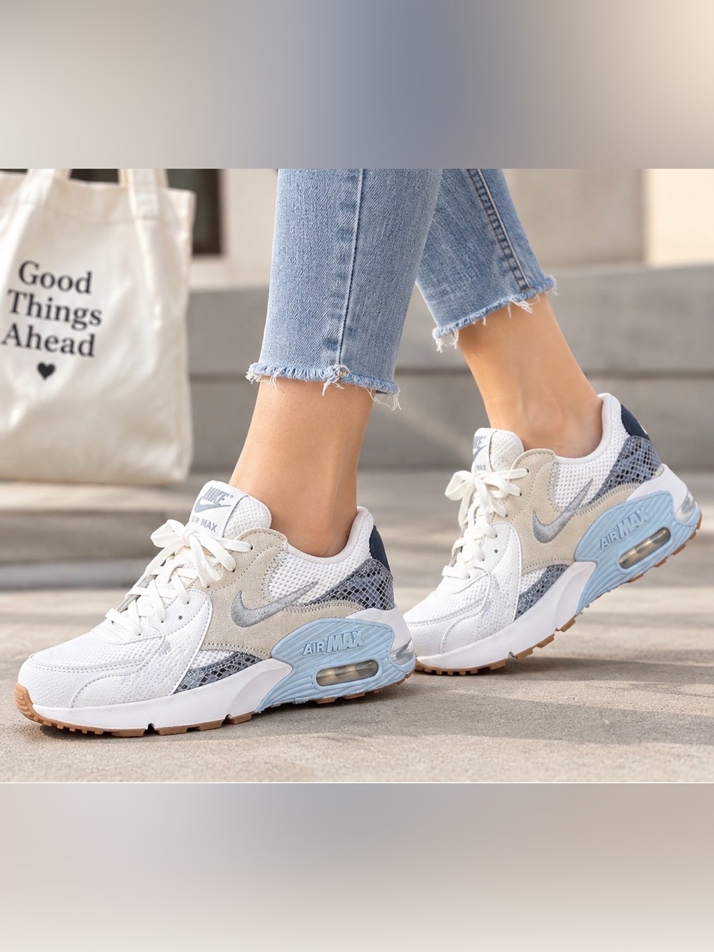 Nike Women's Air Max excee Sneakers size 9